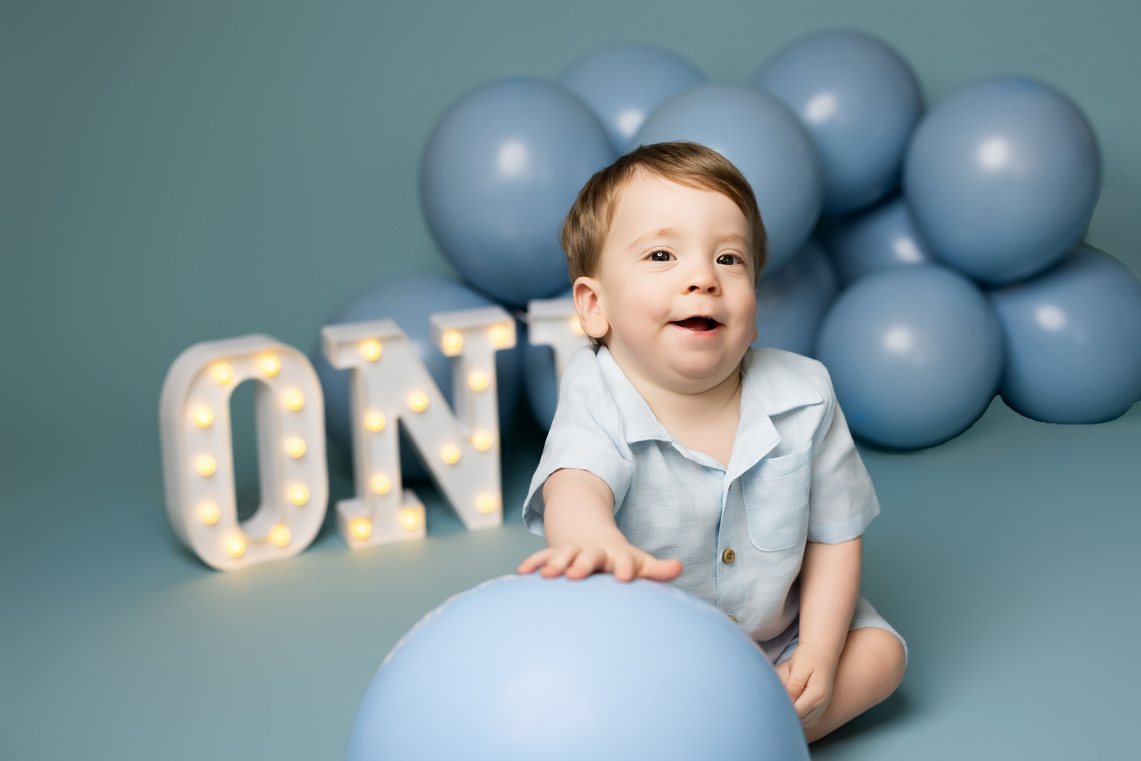 Baby girl first birthday cake smash photography Tampa